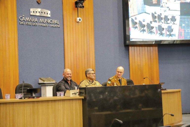 Câmara Municipal sedia troca de comando do 6º Comando Regional da Polícia Militar do Paraná