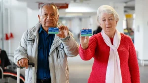 Viagem de graça para idosos: lei entra em vigor no Paraná
