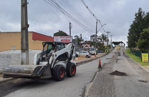 Prefeitura de São José dos Pinhais realiza recape asfáltico na Rua Dr. Murici, na Colônia Murici
