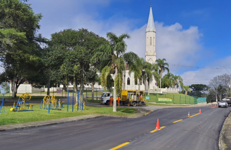 Recape asfáltico na Rua Doutor Murici, em São José dos Pinhais, é concluído