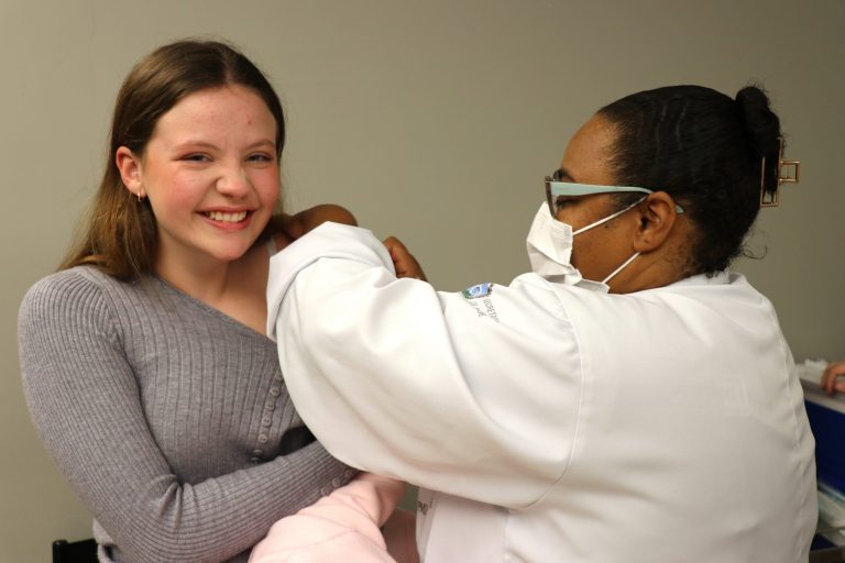 Ação de vacinação contra influenza imunizou 1.800 pessoas no último sábado (7)