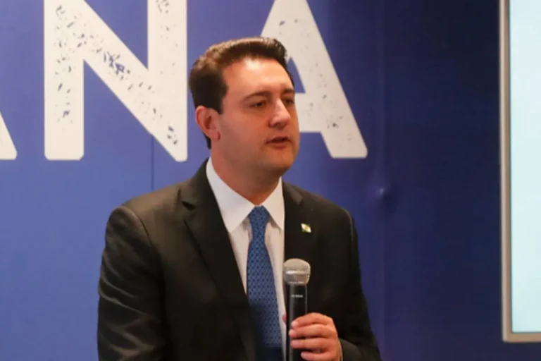 Ratinho Junior prepara sucessão no Paraná de olho na Presidência em 2026