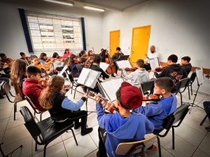 Convênio entre Secretaria Municipal de Educação e instituição filantrópica vai atender 180 estudantes