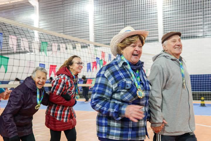 Festival Esportivo da Pessoa Idosa celebra cultura junina em São José dos Pinhais