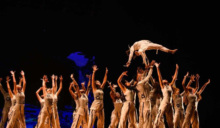 Apresenta&ccedil;&atilde;o de dan&ccedil;a do Festival Internacional de Hip Hop
