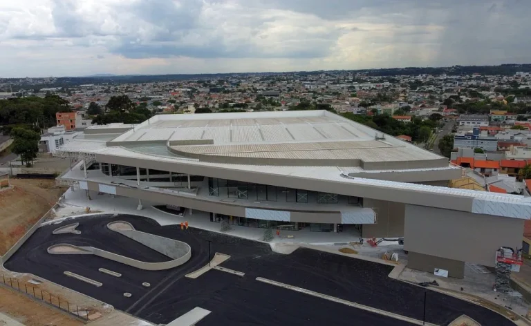Novo shopping de Curitiba deve inaugurar em agosto