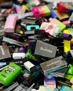 Paraná intensifica recolhimento e descarte de cigarros eletrônicos em escolas estaduais