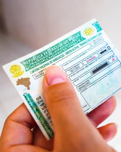 Projeto de lei inclui exame toxicológico para CNH em categorias 'A' e 'B' e beneficia condutores de baixa renda