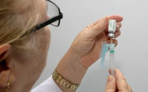 Baixa adesão   Vacina contra a dengue em Curitiba tem pouca procura; quem pode receber   02/06/2025 - 17:23