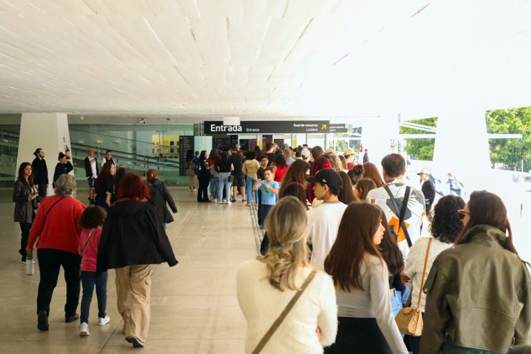 MON tem público gigante em dia de gratuidade e horário estendido