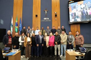 Vereadores aprovam PPA 2026/29 e LDO 2026 e recebem visita de presidente da Câmara de Curitiba