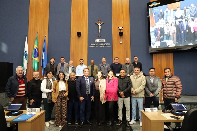 Vereadores aprovam PPA 2026/29 e LDO 2026 e recebem visita de presidente da Câmara de Curitiba