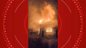 PM resgata idosa de casa vizinha à imóvel em chamas pouco antes de explosão, no Paraná