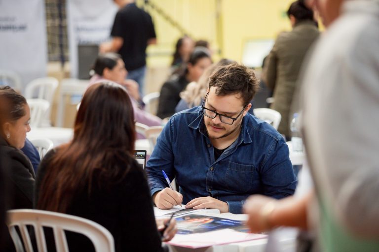 Feirão de Empregos oferece diversas oportunidades em São José dos Pinhais
