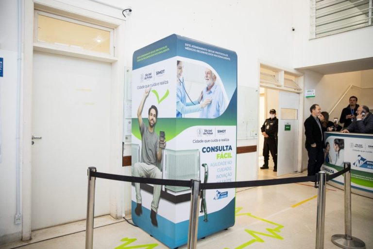 Cabine com inteligência artificial começa a atender pacientes na UPA de São José dos Pinhais