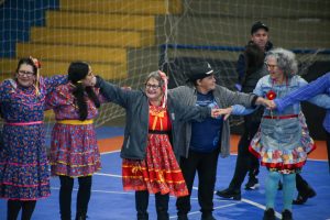 Quadrilha, pipoca e animação: Festa junina do Programa Maturidade Ativa reuniu 80 idosos