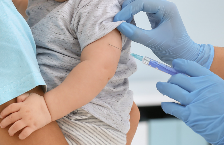 São José dos Pinhais amplia cobertura vacinal contra meningite com a vacina ACWY