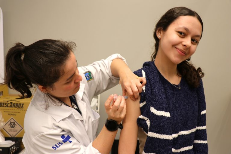 Vacinação contra a dengue em São José dos Pinhais está disponível para crianças e adolescentes de 10 a 14 anos