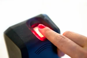 Cadastro de biometria será obrigatório para acessar benefícios sociais
