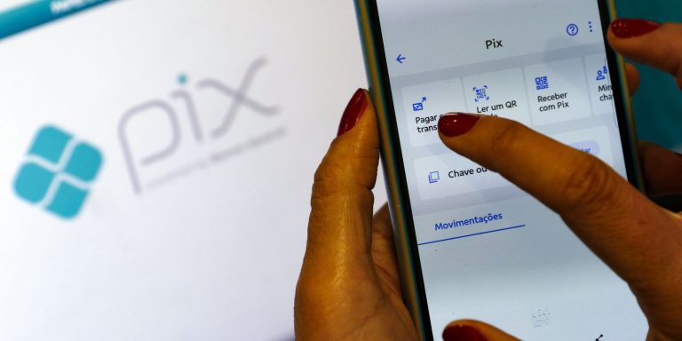 Nas redes, governo ironiza críticas ao Pix: 'é nosso, my friend'