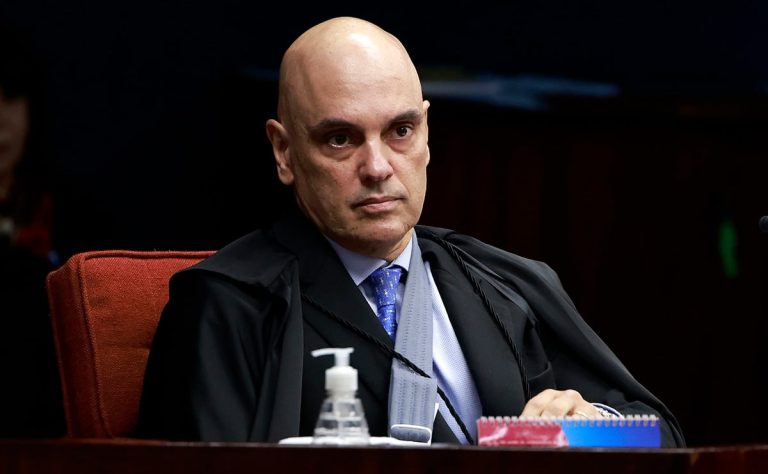 Moraes suspende decretos do IOF de Lula e do Congresso e marca audiência de conciliação