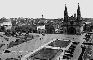 Praça Tiradentes: praça mais antiga de Curitiba ganha visita guiada neste domingo