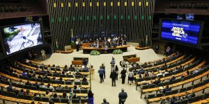 Congresso Nacional homenageia os 90 anos da Voz do Brasil