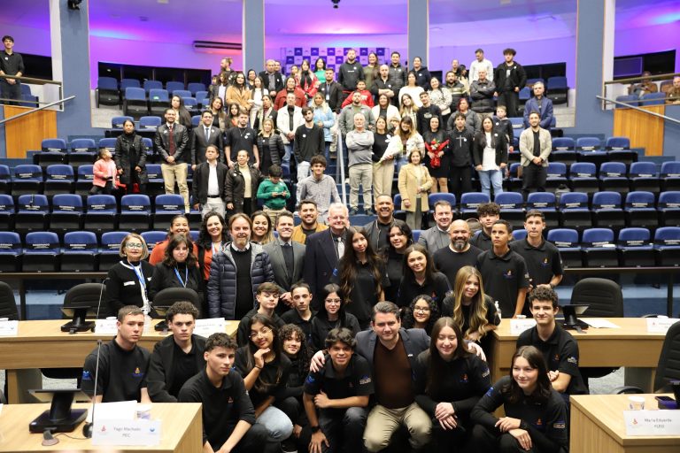 Parlamento Jovem 2025-26 empossa sua nova gestão