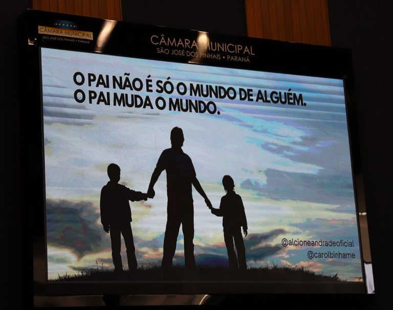 Servidores e vereadores recebem homenagens pelo Dia dos Pais