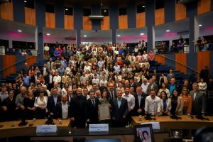 Prefeita Nina Singer recebe Título de Cidadã Benemérita de São José dos Pinhais