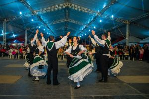 18ª Festa do Vinho de São José dos Pinhais terá apresentações folclóricas e linha especial de ônibus. Participe!