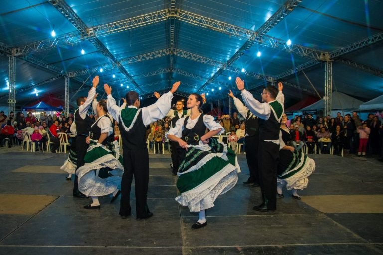 18ª Festa do Vinho de São José dos Pinhais terá apresentações folclóricas e linha especial de ônibus. Participe!