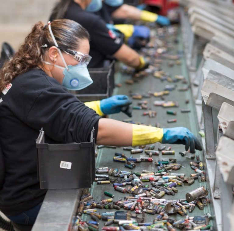 Coleta de lixo eletrônico no Paraná ultrapassa 420 mil quilos em um ano. Saiba com ajudar