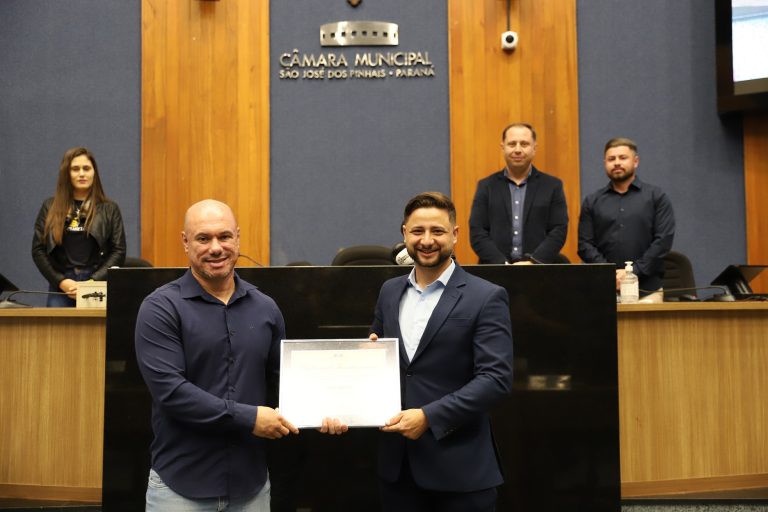 Mestre Júlio Borges recebe Votos de Louvor da Câmara Municipal