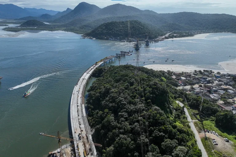 Litoral   Ponte de Guaratuba chega a 70% de execução: veja andamento da obra   09/08/2025 - 12:37