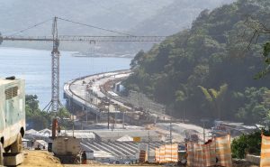Obra da Ponte de Guaratuba avança em ritmo acelerado e oferece 16 vagas de emprego para contratação imediata