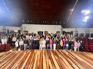 Secretaria de Educação homologa Conselhos Escolares e promove debate sobre gestão democrática