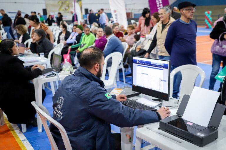 Mutirão 60+ leva informações e serviços essenciais aos moradores do São Marcos