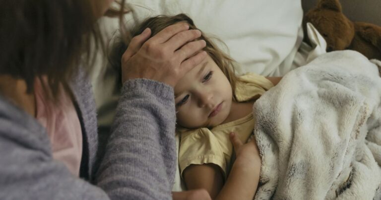 Dr. Kalil aponta sinais de alerta de bronquiolite e pneumonia em crianças