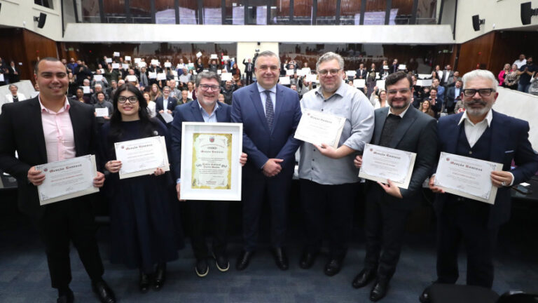 Assembleia Legislativa do Paraná celebra os 140 anos do Teatro Guaíra