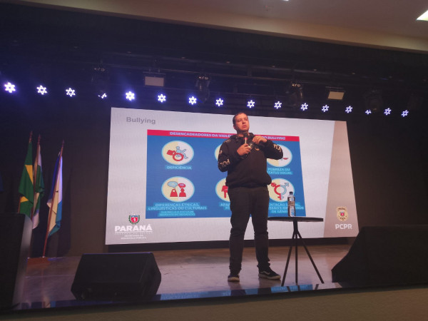 PCPR realiza palestra sobre crimes virtuais em Colégio Adventista de São José dos Pinhais
