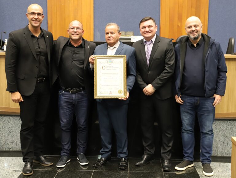 Câmara Municipal entrega título de Cidadão Honorário a José do Carmo do Nascimento
