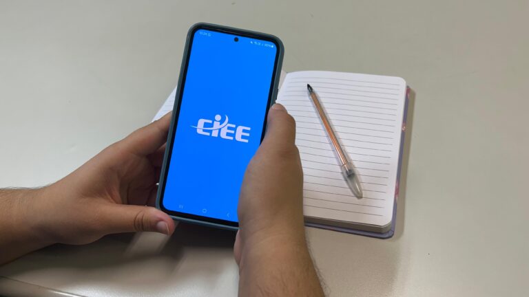 Quase 3 mil vagas de estágio estão abertas no Paraná; veja como se inscrever