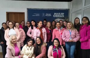 Servidoras da Secretaria Municipal de Viação e Obras Públicas participam de palestra sobre prevenção ao câncer de mama