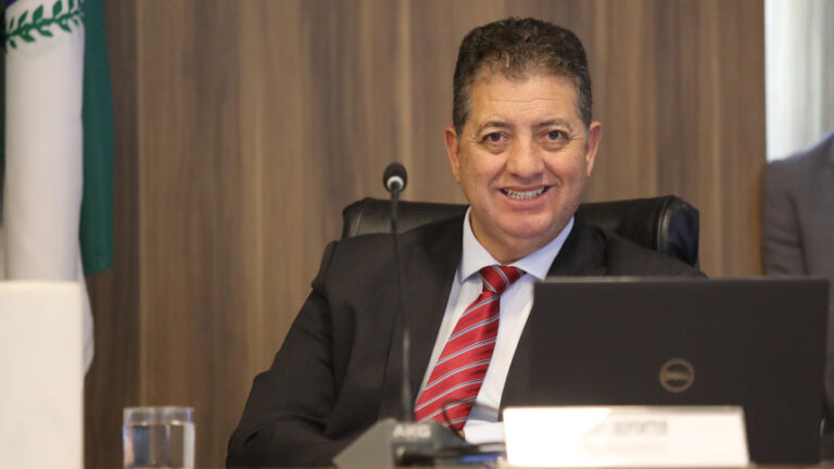 Projeto de lei que institui a campanha permanente de apoio às APAEs avança na Comissão de Constituição e Justiça