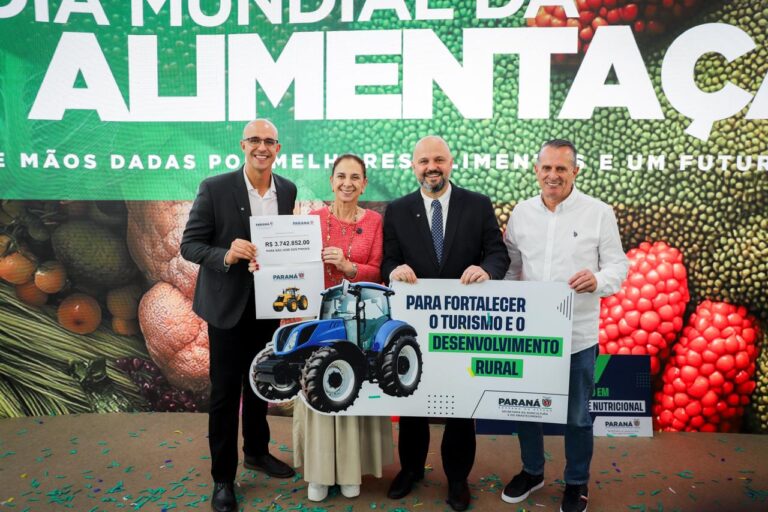 São José dos Pinhais recebe mais de R$ 3,7 milhões do Governo do Estado para aquisição de máquinas pesadas