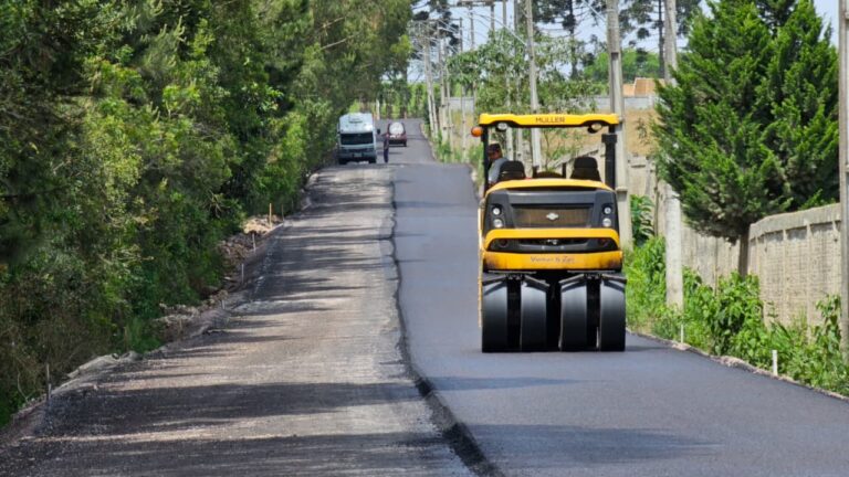 Obra de pavimentação transforma a Rua Apolônia Gribosi Guerra, na Colônia Malhada, em São José dos Pinhais