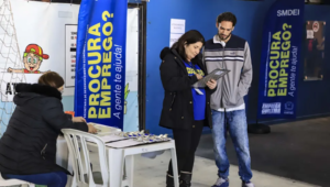 Santander abre programa de estágio com vagas em Curitiba e Região Metropolitana