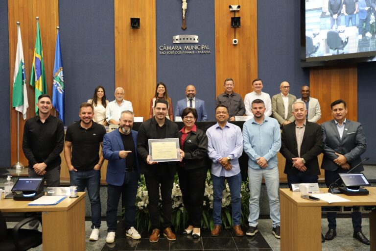 Homenagens a cidadãos de destaque em São José dos Pinhais marcam a 69ª Sessão Ordinária