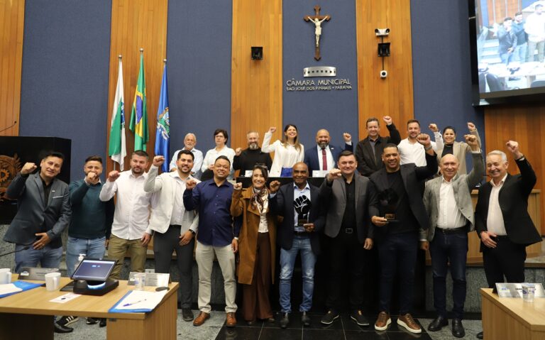 Vereadores aprovam criação do Conselho Municipal de Promoção da Igualdade Racial e homenageiam conselheiros tutelares